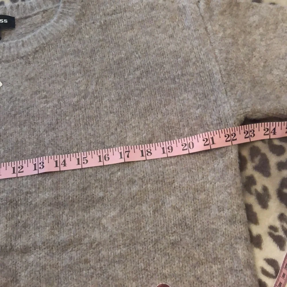 Express Drop Shoulder Sweater Crewneck in Oatmeal Size Small Women’s